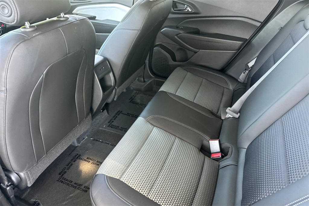 Vehicle image 12 of 28