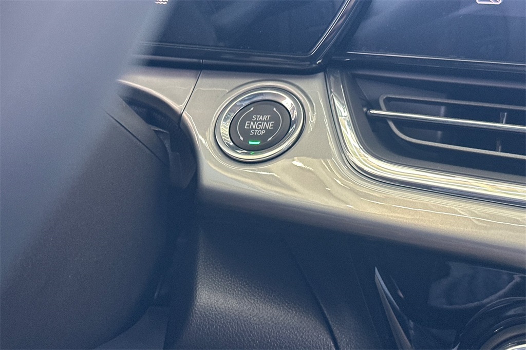 Vehicle image 23 of 28