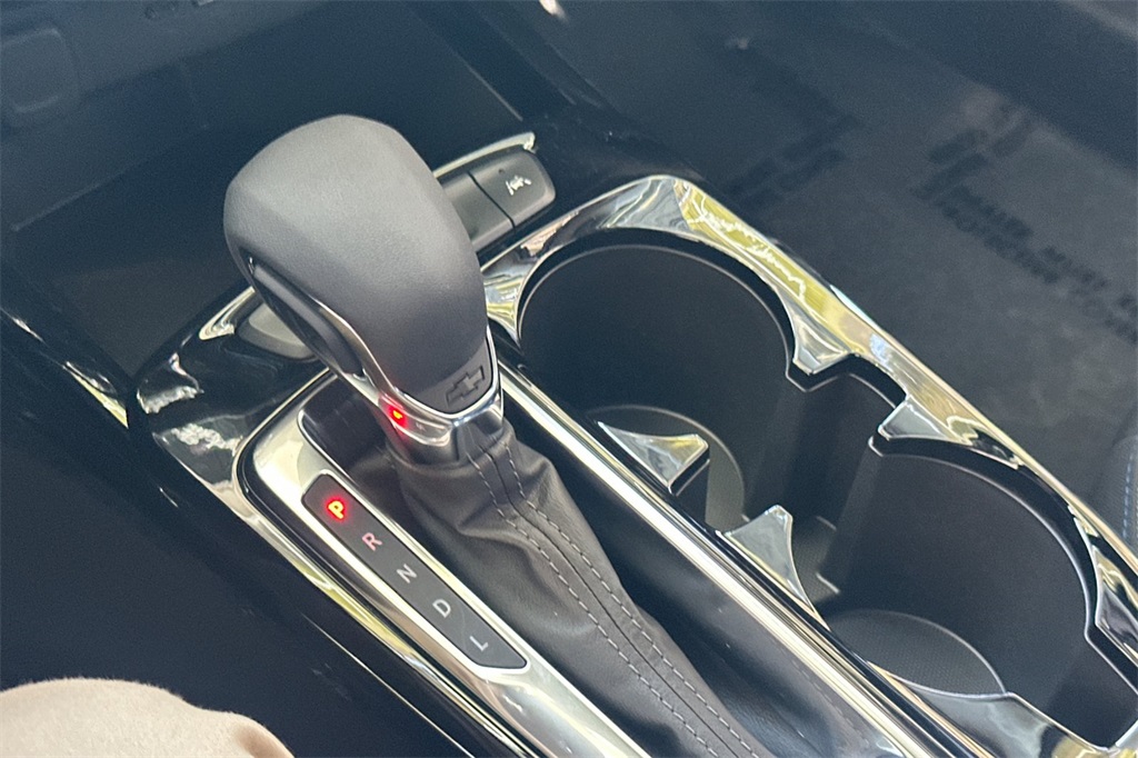 Vehicle image 21 of 28