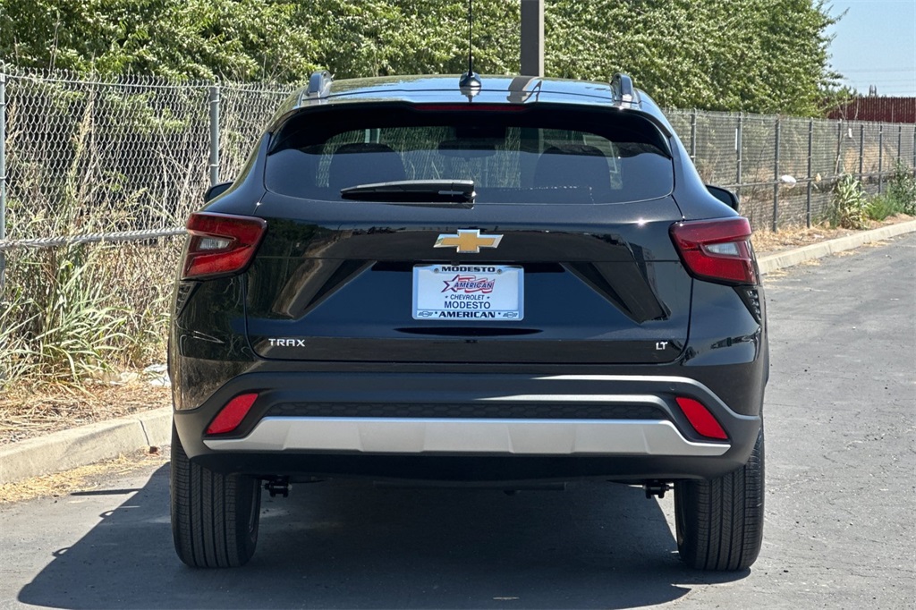 Vehicle image 11 of 28