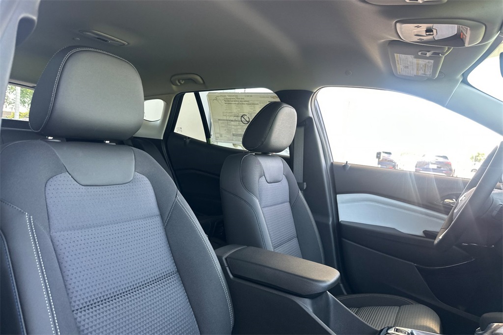 Vehicle image 13 of 28
