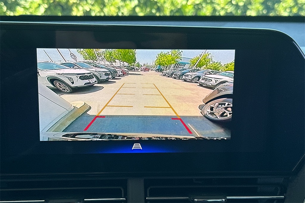 Vehicle image 20 of 28