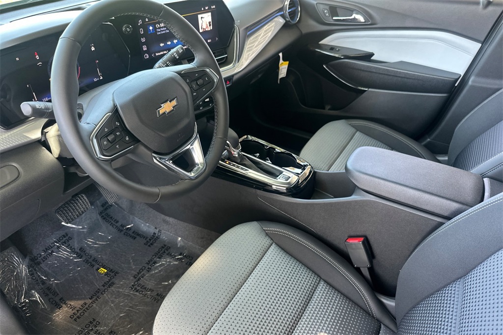 Vehicle image 27 of 28