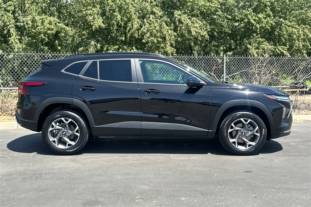 Vehicle image 5 of 28