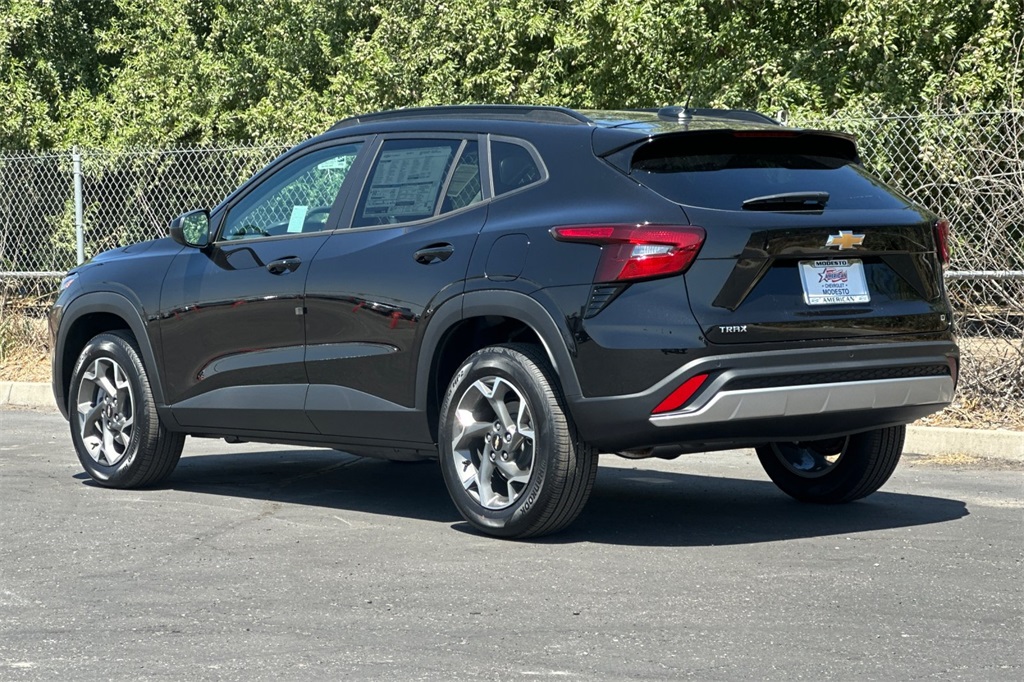 Vehicle image 7 of 28