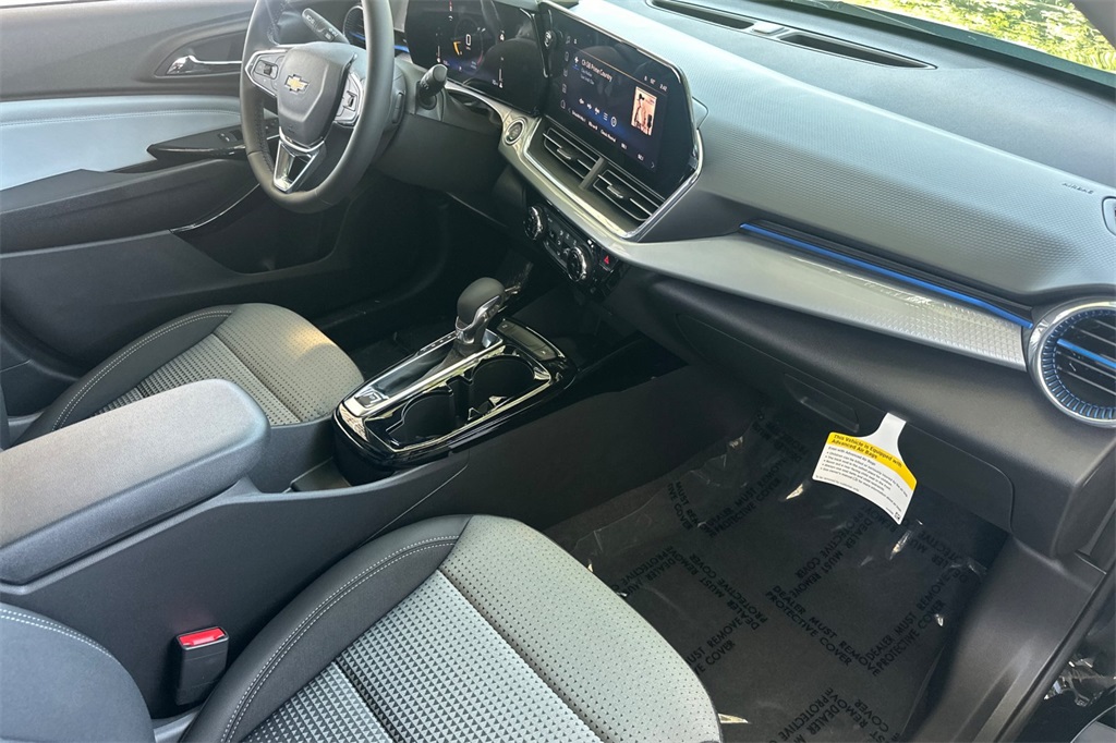 Vehicle image 14 of 28