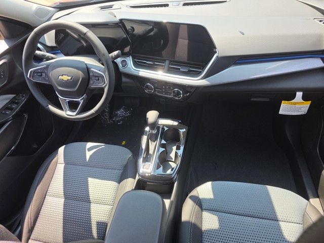 2025 Chevrolet Trax LT Image 14 of 28