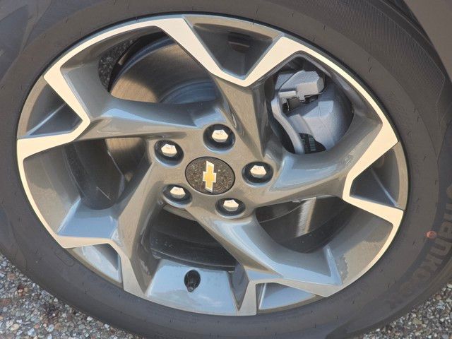 2025 Chevrolet Trax LT Image 7 of 28