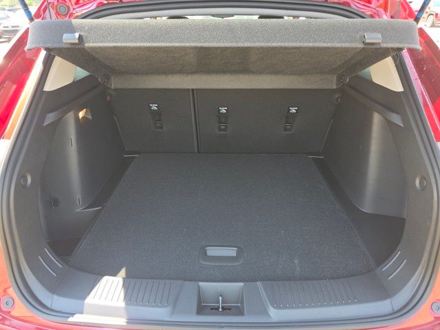 2025 Chevrolet Trax LT Image 8 of 28