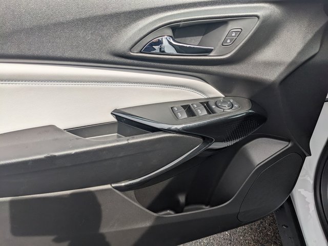 Vehicle image 9 of 20