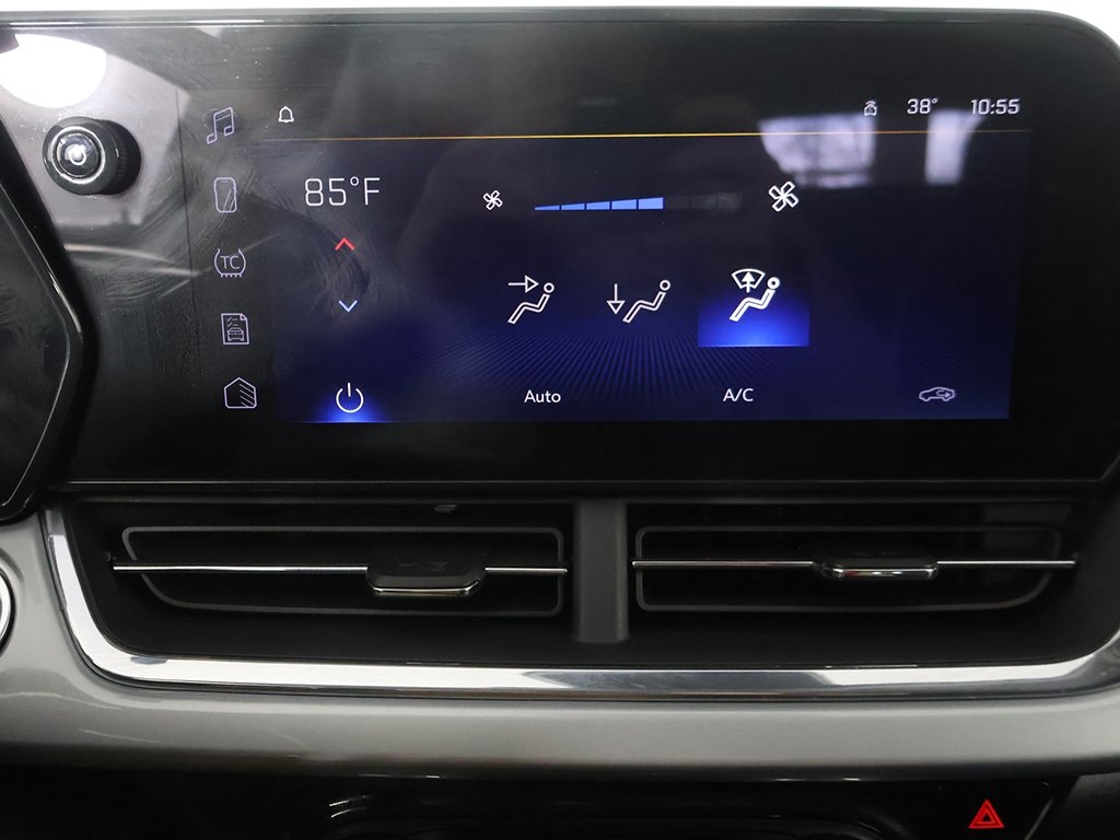 2025 Chevrolet Trax LT Image 27 of 52