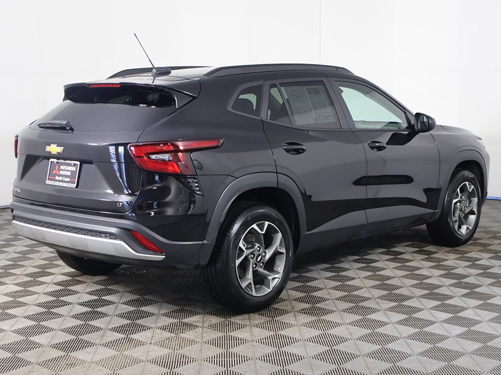 2025 Chevrolet Trax LT Image 8 of 52