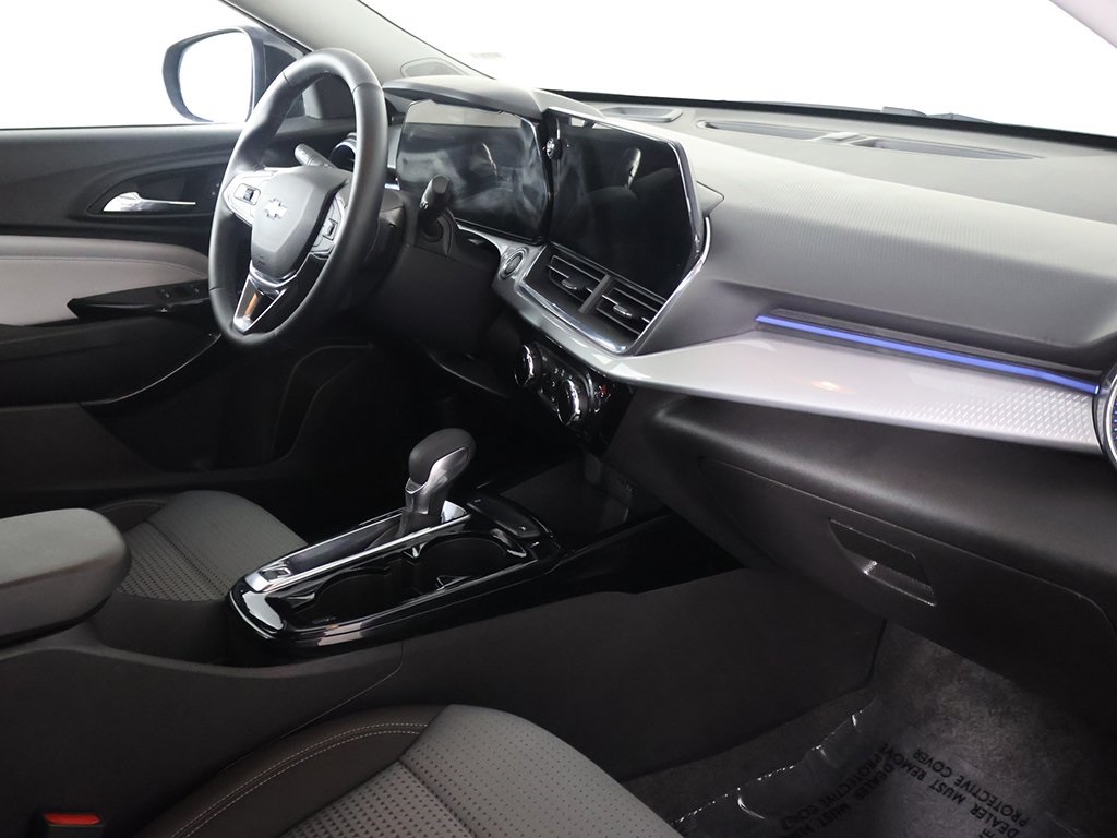2025 Chevrolet Trax LT Image 19 of 52