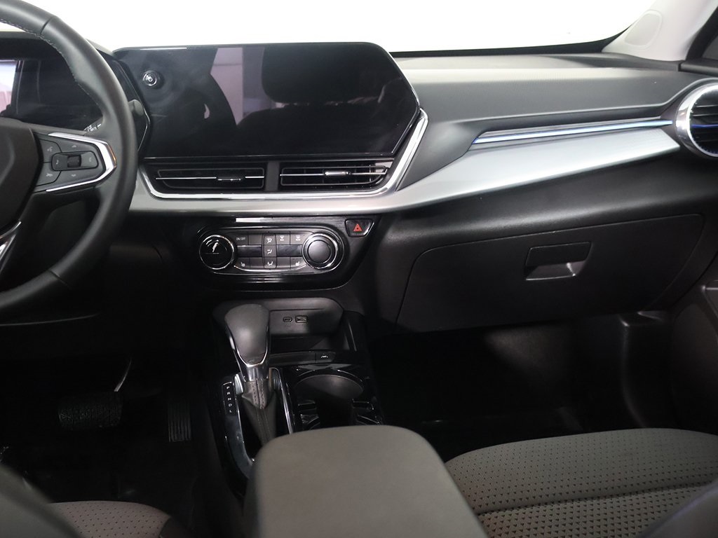 2025 Chevrolet Trax LT Image 21 of 52