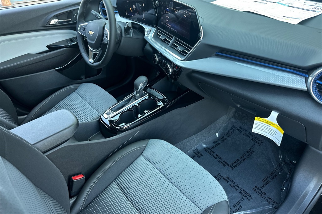 Vehicle image 14 of 24