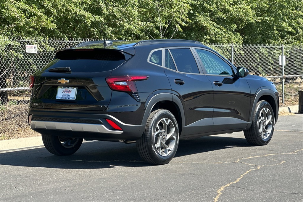 Vehicle image 5 of 24