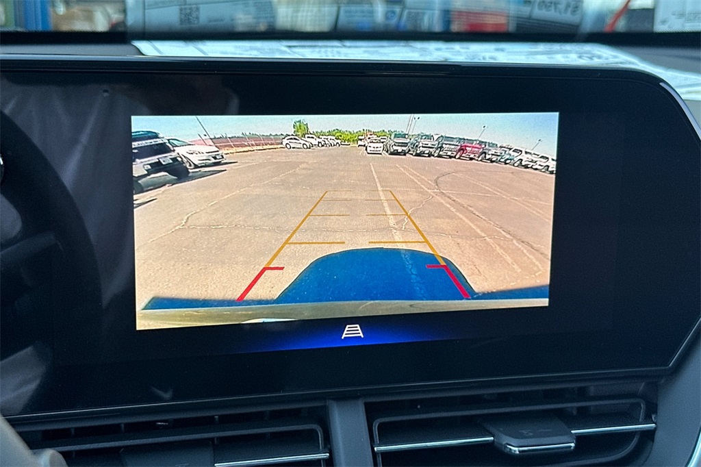 Vehicle image 17 of 24