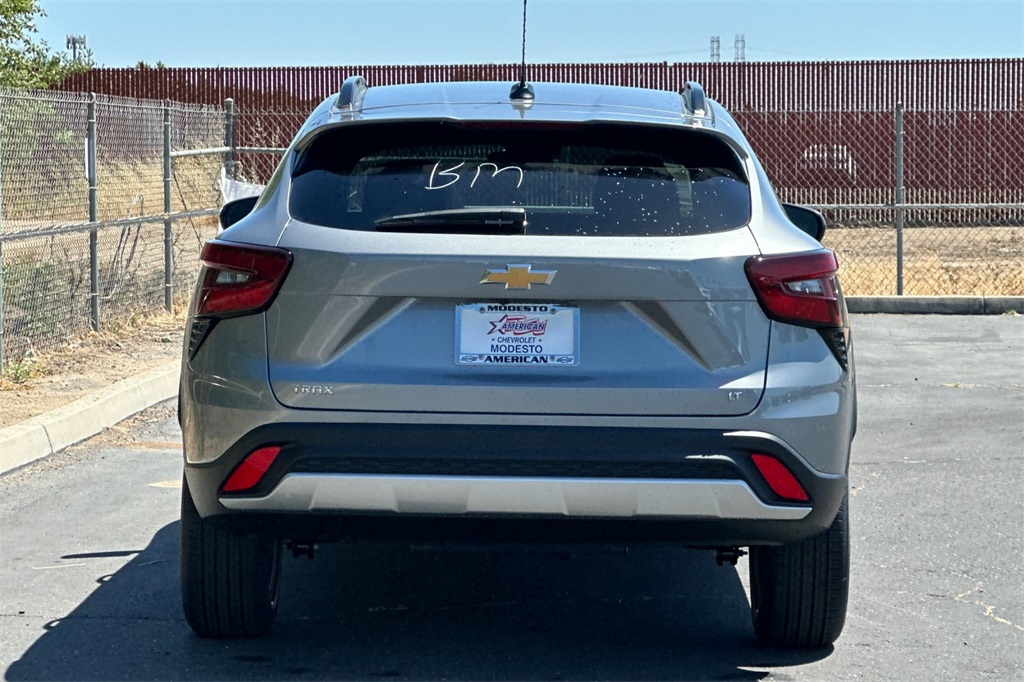 Vehicle image 6 of 24