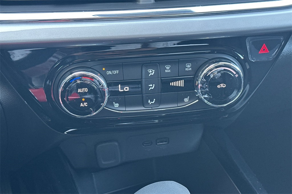 Vehicle image 18 of 24