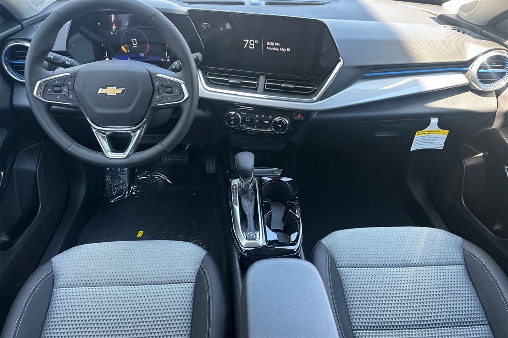 Vehicle image 10 of 24