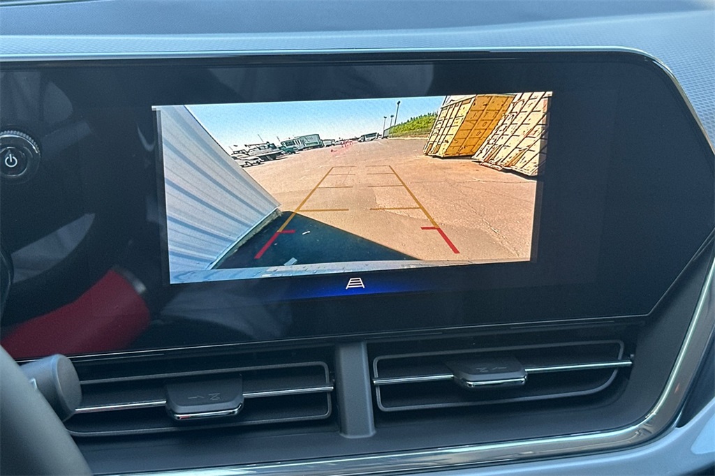 Vehicle image 17 of 24