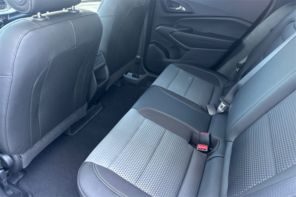 Vehicle image 9 of 24