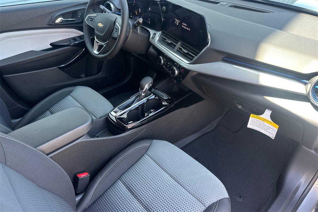 Vehicle image 14 of 24