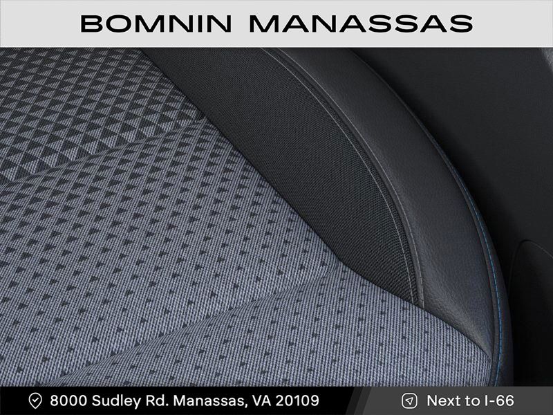 Vehicle image 21 of 24