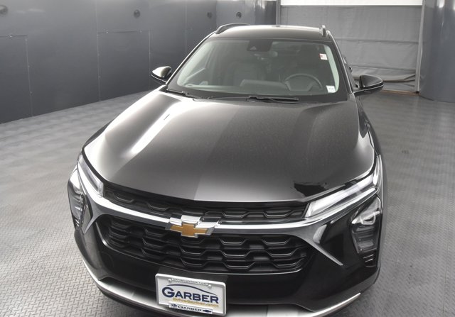 2025 Chevrolet Trax LT Image 4 of 20