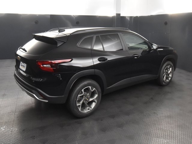 2025 Chevrolet Trax LT Image 8 of 20