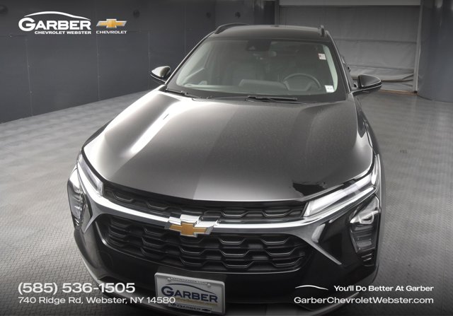 2025 Chevrolet Trax LT Image 3 of 20