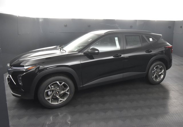 2025 Chevrolet Trax LT Image 1 of 20