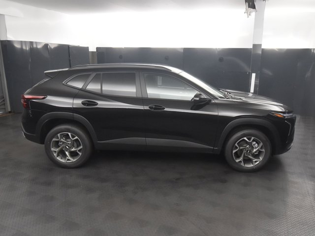 2025 Chevrolet Trax LT Image 5 of 20