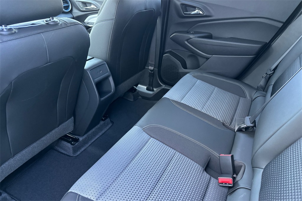 Vehicle image 9 of 24