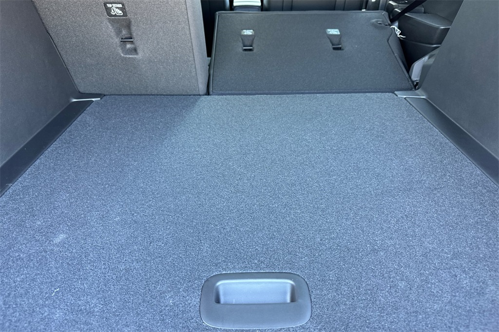 Vehicle image 12 of 24