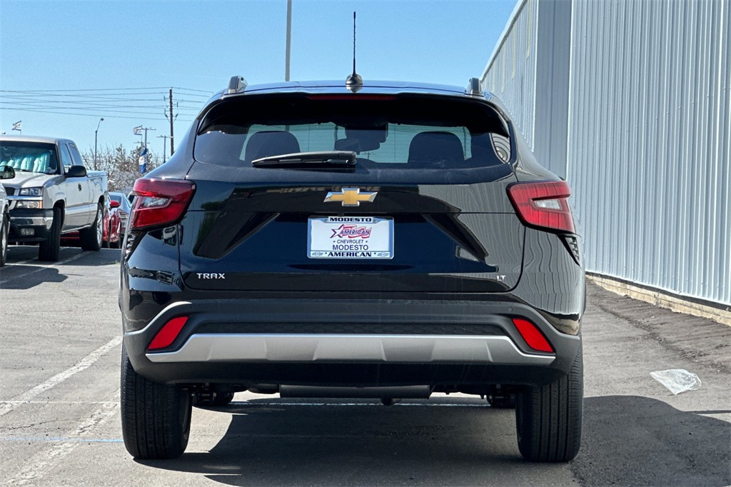 Vehicle image 6 of 24