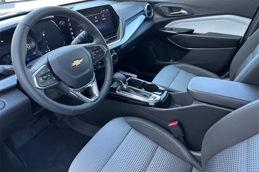 Vehicle image 7 of 24
