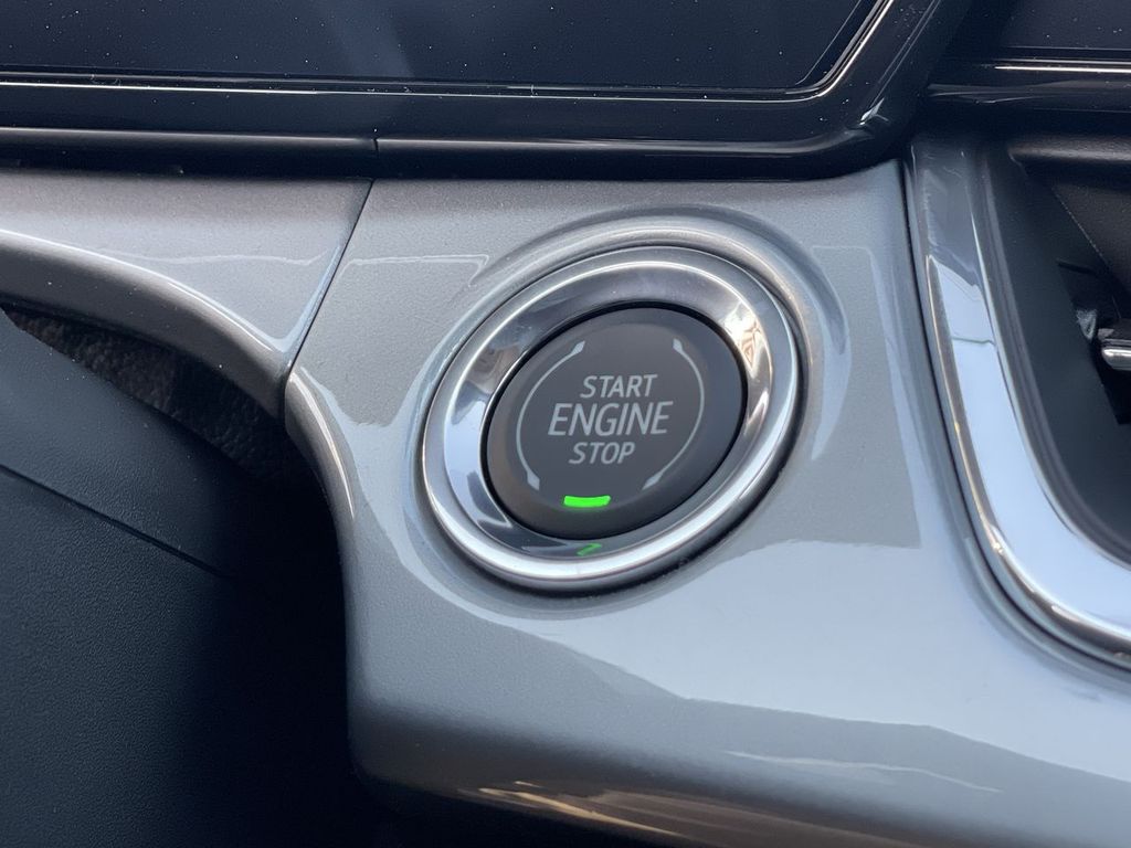 2025 Chevrolet Trax LT Image 28 of 36