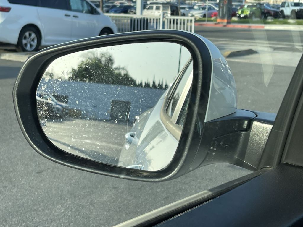 2025 Chevrolet Trax LT Image 33 of 36