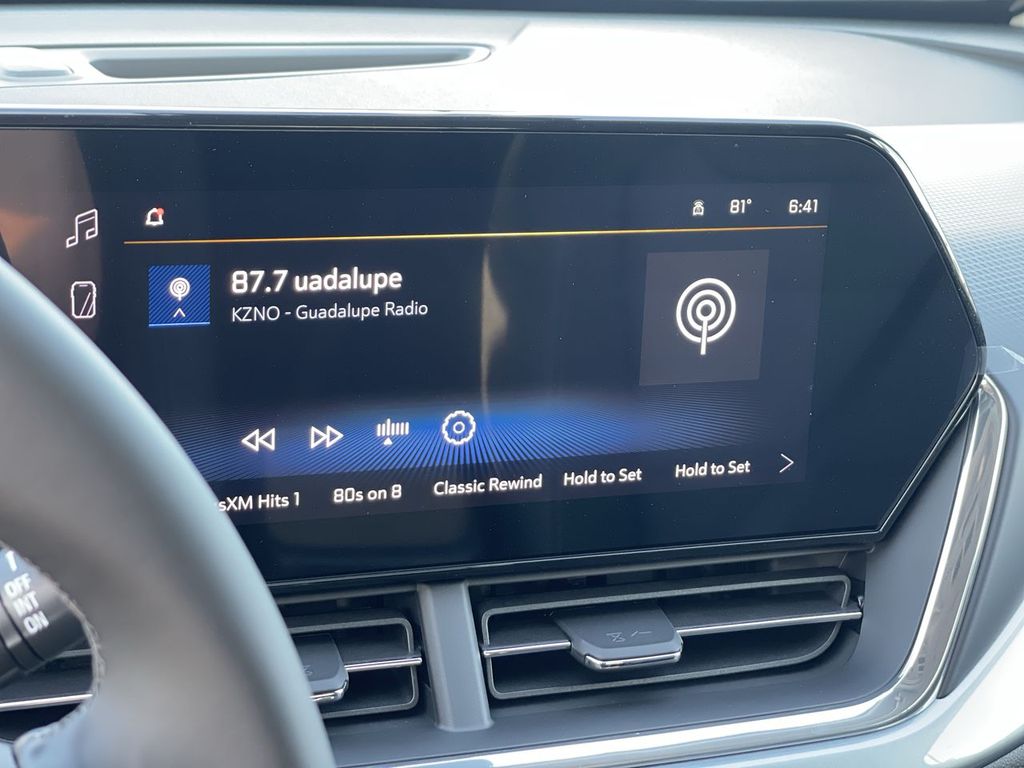 2025 Chevrolet Trax LT Image 22 of 36