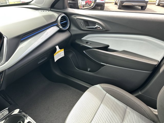 Vehicle image 12 of 25