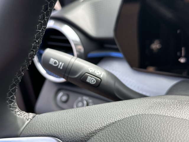 Vehicle image 20 of 25