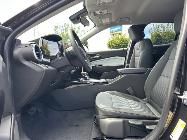 Vehicle image 11 of 25