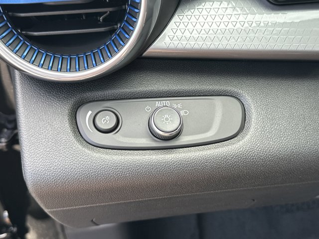 Vehicle image 22 of 25