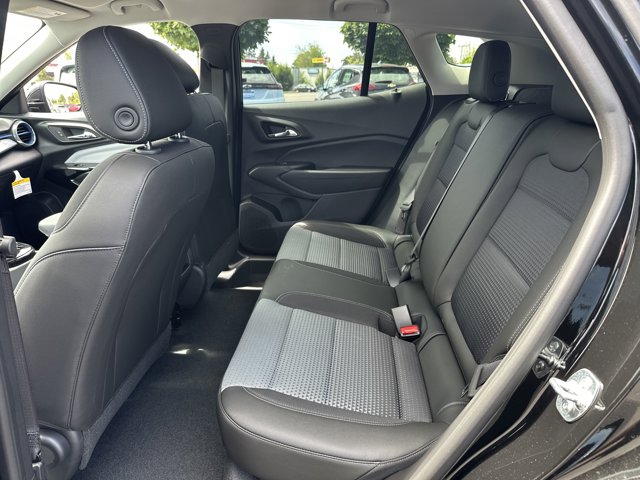 Vehicle image 10 of 25
