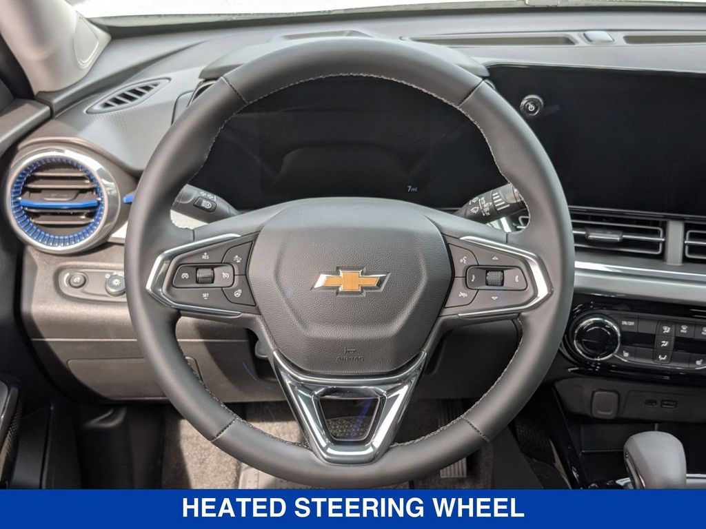 2025 Chevrolet Trax LT Image 32 of 34