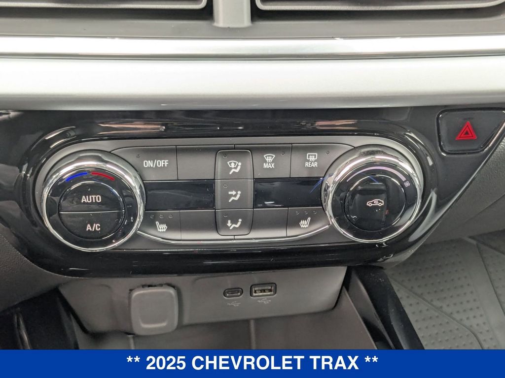 2025 Chevrolet Trax LT Image 31 of 34