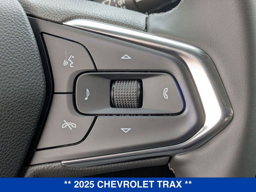 2025 Chevrolet Trax LT Image 26 of 34