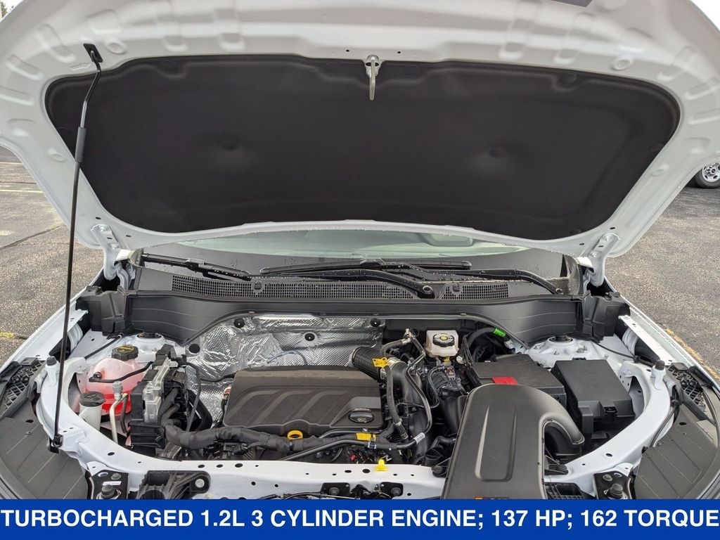 2025 Chevrolet Trax LT Image 9 of 34