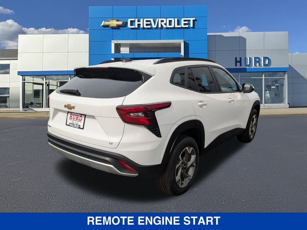 2025 Chevrolet Trax LT Image 5 of 34